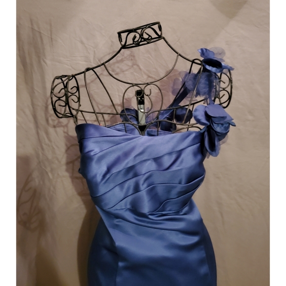 Alfredo Angelo one shoulder gown - Picture 2 of 3